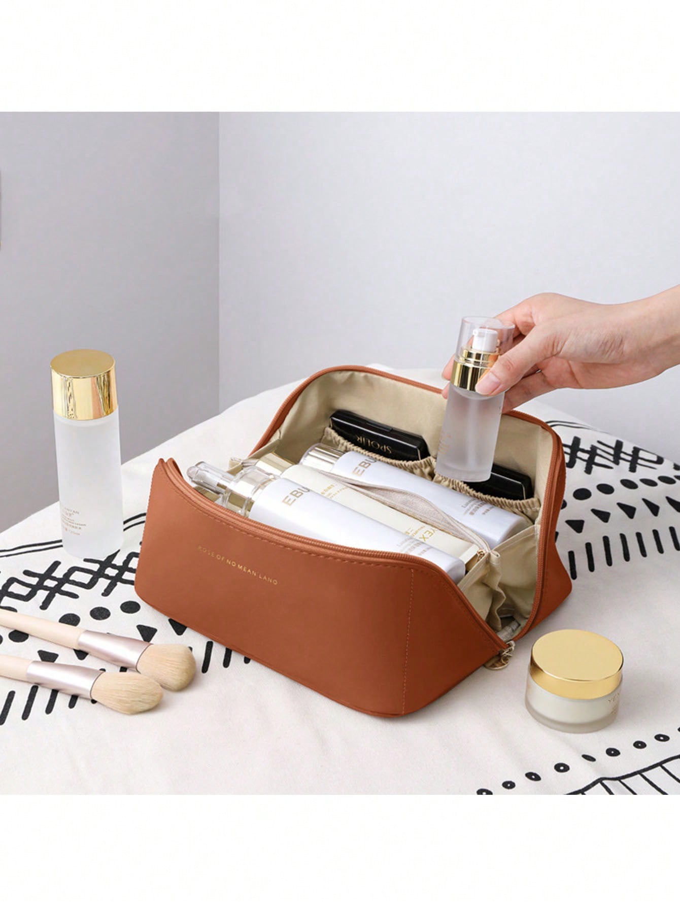 Light Luxury High-End Makeup B - огляд і ціна Luxury High End Skincare