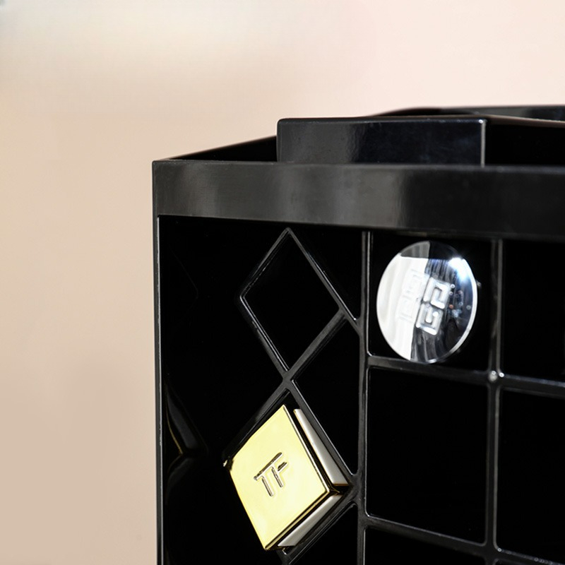 Light Luxury Lipstick Storage  - огляд і ціна Luxury High End Skincare